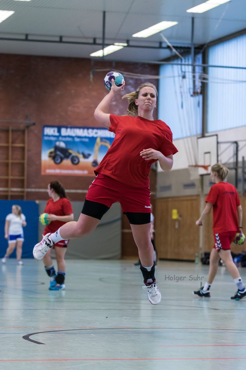 Bild 145 - Frauen Barmstedter TS - Buedelsdorfer TSV : Ergebnis: 26:12